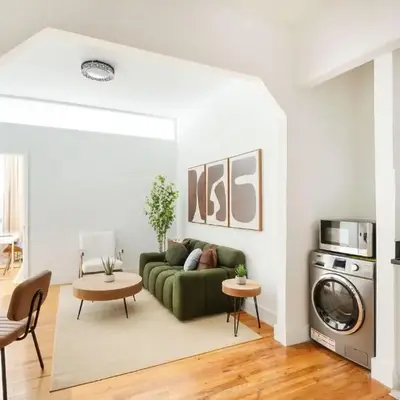 444-1A Beautiful 1BR Midtown West