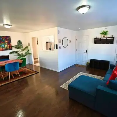 Bright & cozy 2nd Floor Apartment Close to NYC