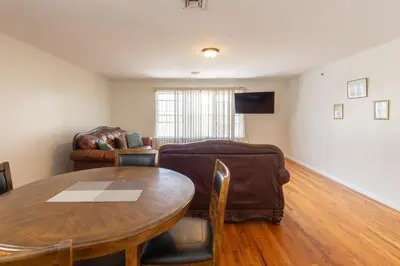 Gallery image of 4 Bedroom-Airport Convient in University of Medicine and Dentistry Rooftop Heliport