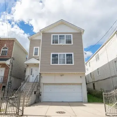 4 Bedroom-Airport Convient