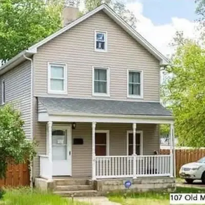 107 Quaint Renovated Single Family 3 Bdrm House