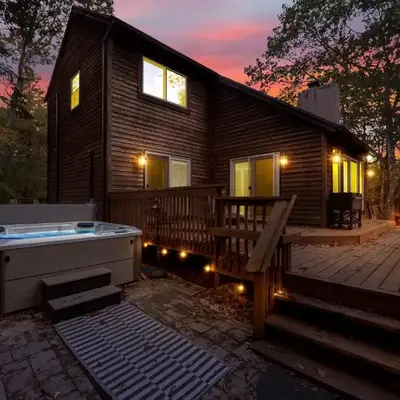 Nature's Paradise with Hot Tub and Fire Pit