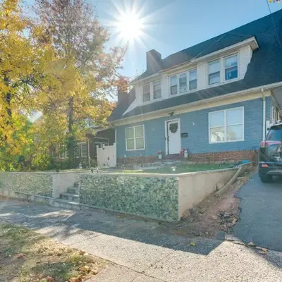 1 Mi to Train Station Quiet Apartment in Newark