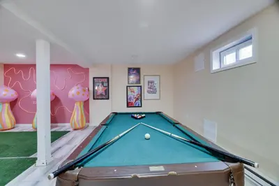 a snooker room with a pool table at 3BD Stevens Universe Theme - Games - Backyard in Tobyhanna