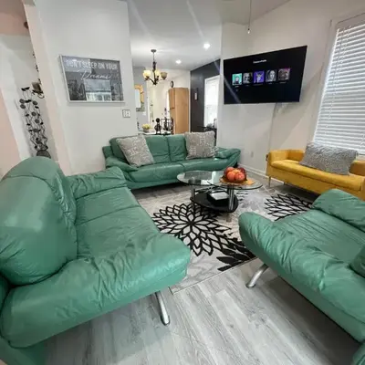 Spacious 3 bedroom close to NYC