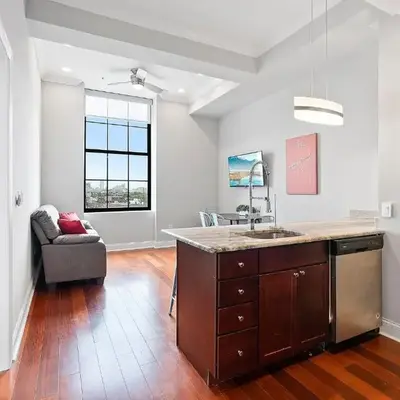 High-End 1BR with Rooftop Amenities