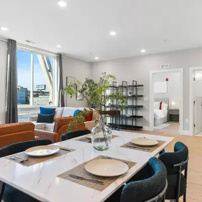 Stunning 1-BD - City Views - Near Fishtown