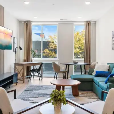 Modern 1-BD - Pier Views - Near Old City