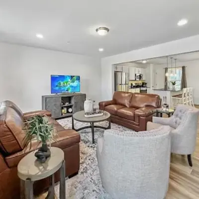 Luxurorious Townhome In Reading