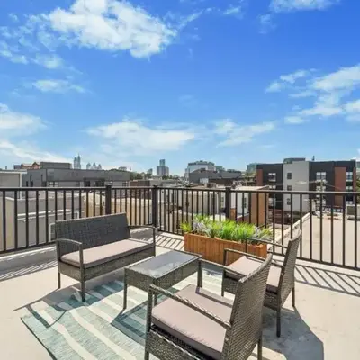 Roof deck w city views - brand new 3bd 3ba