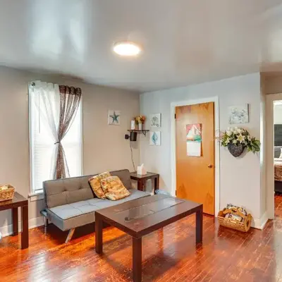 HBG Apt about 3 Mi to Downtown and River!