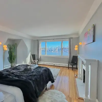 Waterfront NYC skyline views