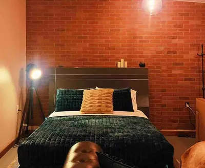 Gallery image of BRICK CITY VILLA! 20 minutes from NYC in Newark