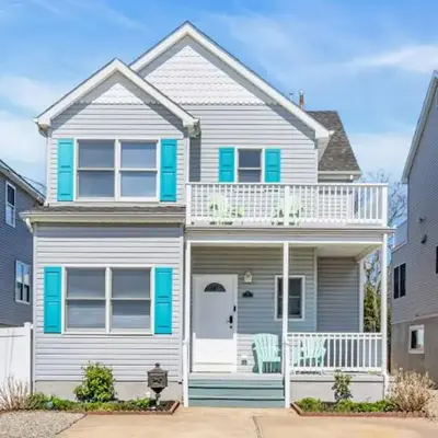 Bayview Coastal Home - Steps to Shore & Free Parking