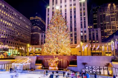 a christmas tree in the middle of a city at 2C - Parking Cred, Early CI, King Bed, Sleeps 6 - 30mins to NYC in Newark