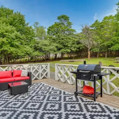 Community Pools and Hot Tub Albrightsville Cottage!