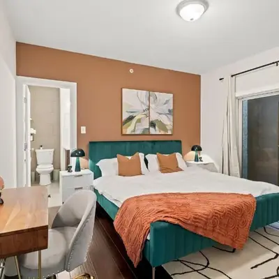 Luxury 3BR Rooftop Apartment Walk to MET and Metro