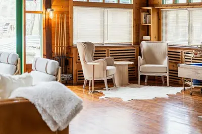 Gallery image of Couple's Retreat Lodge with Hot Tub and River Views in Milford