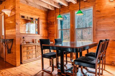 Gallery image of Poconos Mansion with Pool Hot Tub and Sauna Tennis and Lake in Milford