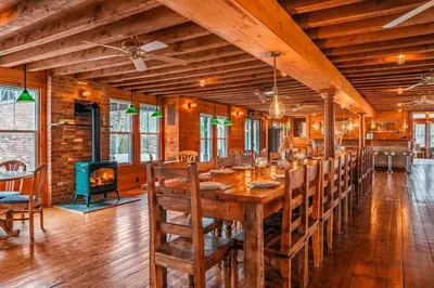 Gallery image of Poconos Mansion with Pool Hot Tub and Sauna Tennis and Lake in Milford