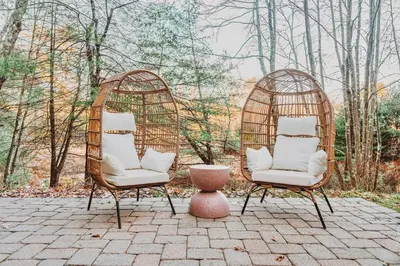 Gallery image of Couple's Serenity Cabin with Hot Tub in Milford