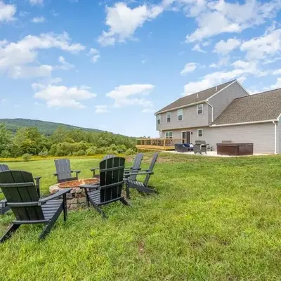 10 Acre Hidden Gem
