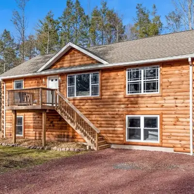 Cozy Cinema Cabin - Hot Tub and More