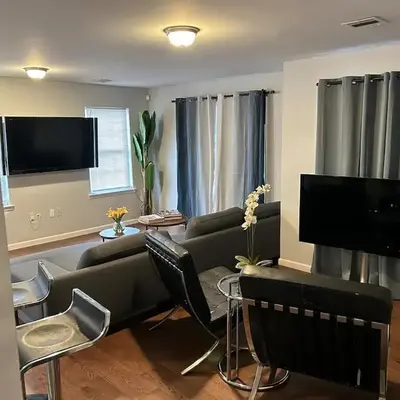 Luxury Townhouse in Newark