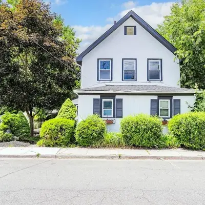 Two-Bedroom Home 25 min to NYC Free parking-UNIT-1