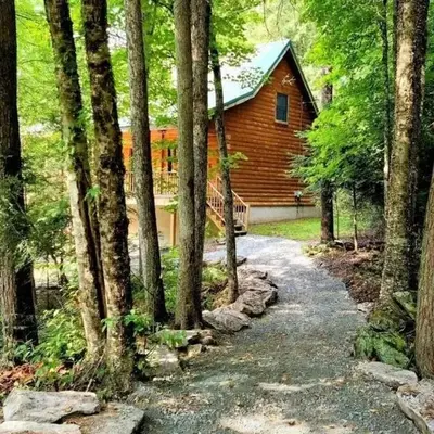 Waterfront Secluded Log Cabin