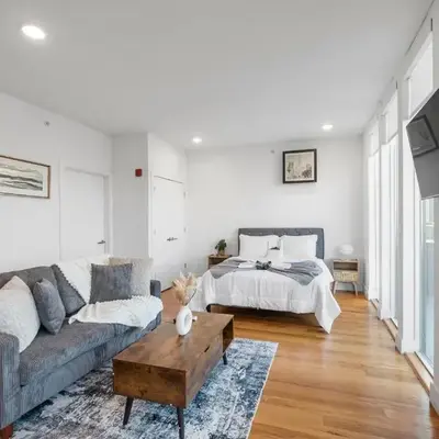 Designer Studio Loft - Balcony Pool Gym