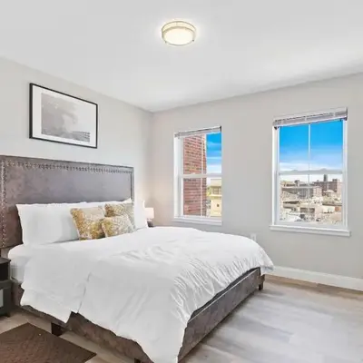 Downtown NWK 1BR- Free Parking Easy NYC Access