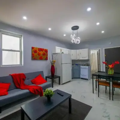 Sleek one-bedroom abode near NYC