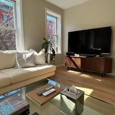 NEW! Historic Townhouse-14 min to WTC