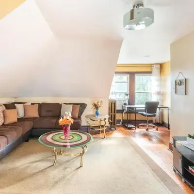 Quaint 3rd Floor Loft