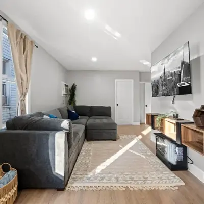 The City Spacious Stay Near EWR And NYC Mins to Train