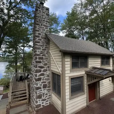 Lakefront Cabin with Hot Tub
