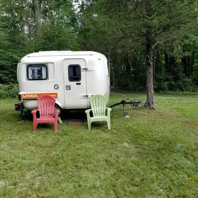 Unique Caravan for Vintage Glamping Experience in Pine Bush