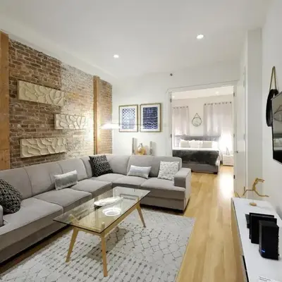 Spacious 2BR 2BA with Rooftop Walk to Times Square