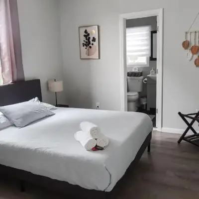 3Bed 2Bath Apt Near NYC plus Parking and Laundry