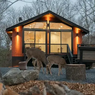 Modern Retreat Poconos 3BR Fire Pit Skiing