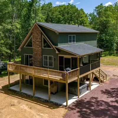 The Buckhorn Chalet Hot Tub Arcades 6 Bedroom Fire Place