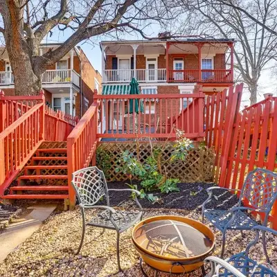 2 Mi to Dtwn Harrisburg Escape with Furnished Deck!