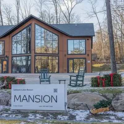 Luxury 6BR Mansion - Lakefront
