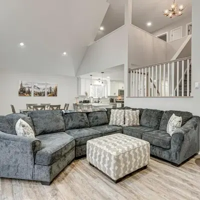 Lake and Pool Access Poconos Family Getaway!