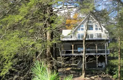 a house in the middle of the woods at Rustic Getaway Surrounded by Enchanting Forest near Philadelphia, Pennsylvania in Jim Thorpe