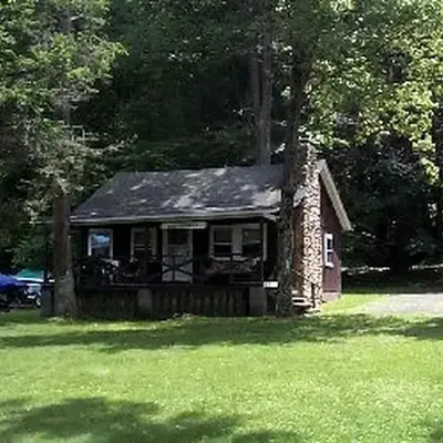 Quaint Lakefront Cabin Rental in Harveys Lake near Wilkes-Barre
