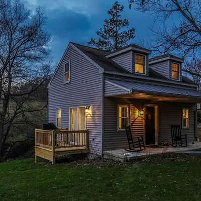 Elegant Farm Cottage Rental for a Countryside Getaway near Lancaster