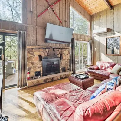 Charming Porter House in the heart of the Poconos chalet