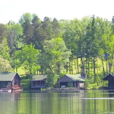 Peaceful Private Cabin on Crystal Lake near Elk Mountain